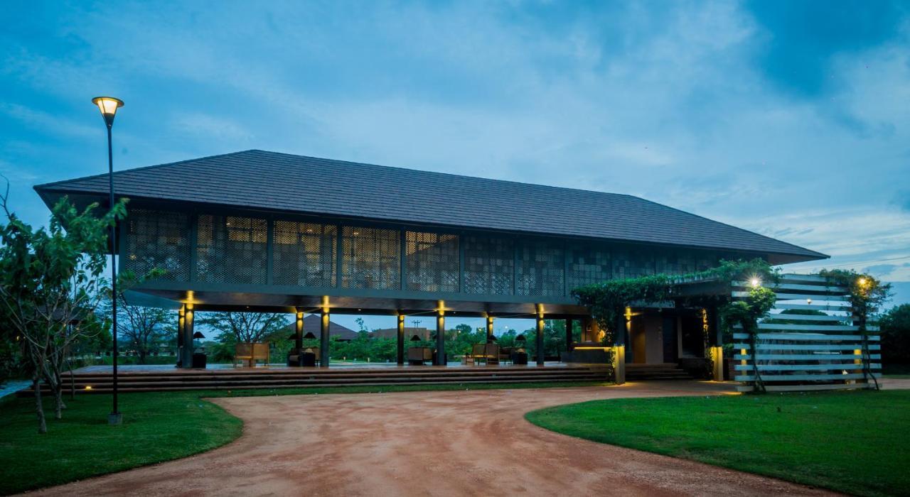 Water Garden Sigiriya Ξενοδοχείο Εξωτερικό φωτογραφία